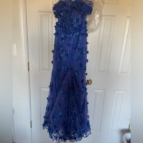 Cinderella Divine CD2164 Gown - Picture 3 of 8